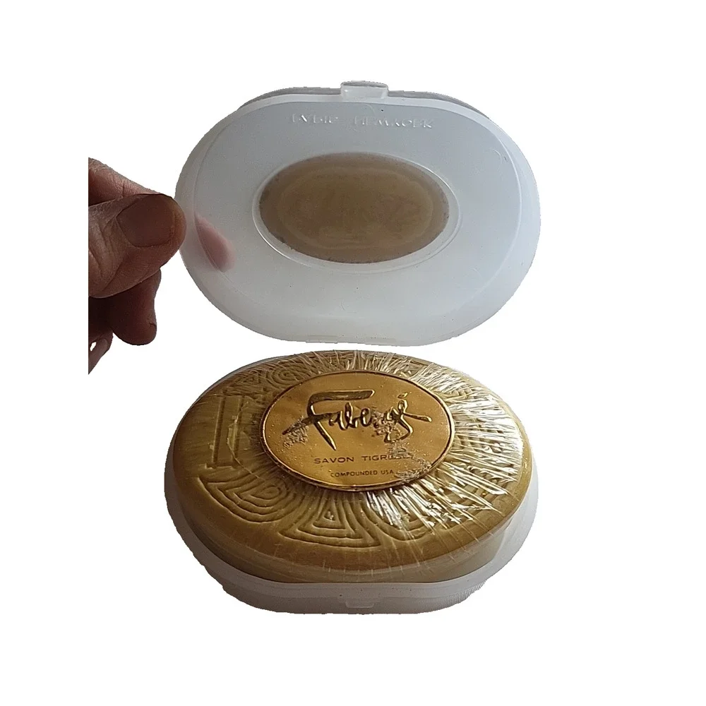 Vintage Faberge Savon Tigress Soap in plastic Travel Dish Compounded USA NOS
